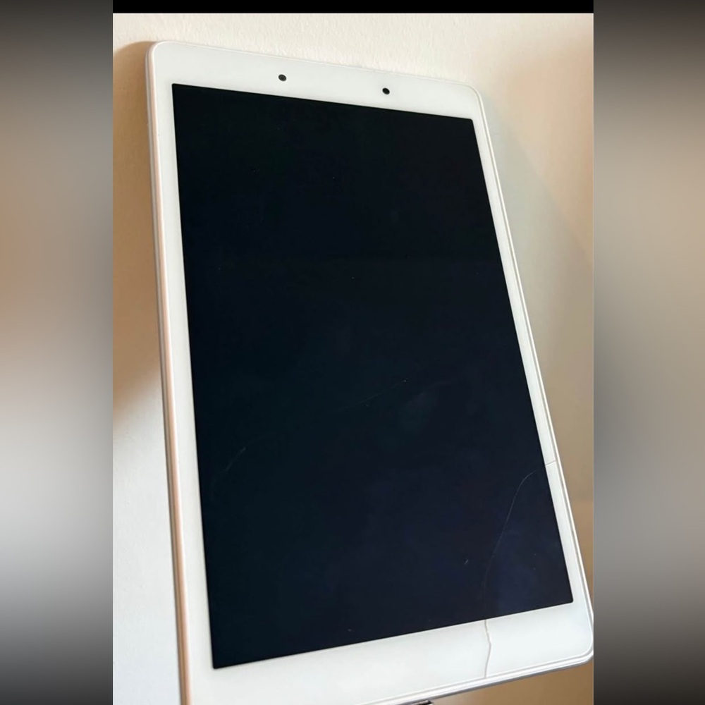 White Samsung Galaxy Tab A8